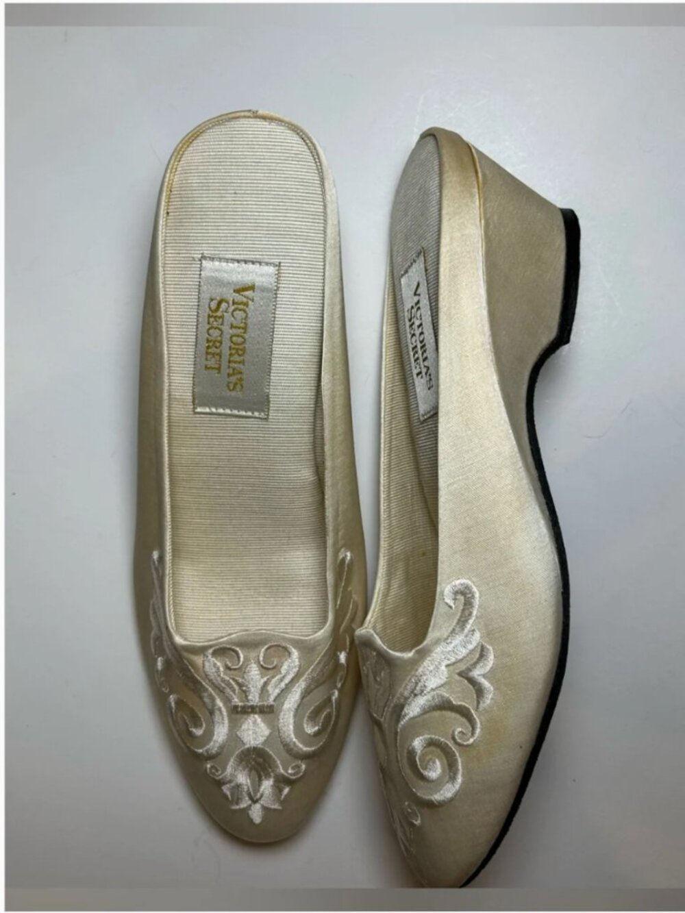 Victoria Secret Vintage Satin Embroidered Slippers Shoes size 7-8